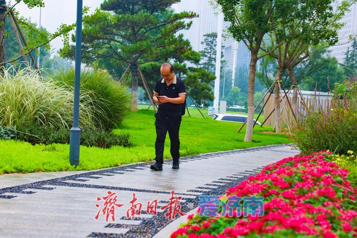 一年四季 泉在济南丨经十路奥体中路街角花园雨后焕新颜