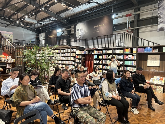 “最好的时光”在济南再次播放，《弹幕书》新书分享会举行