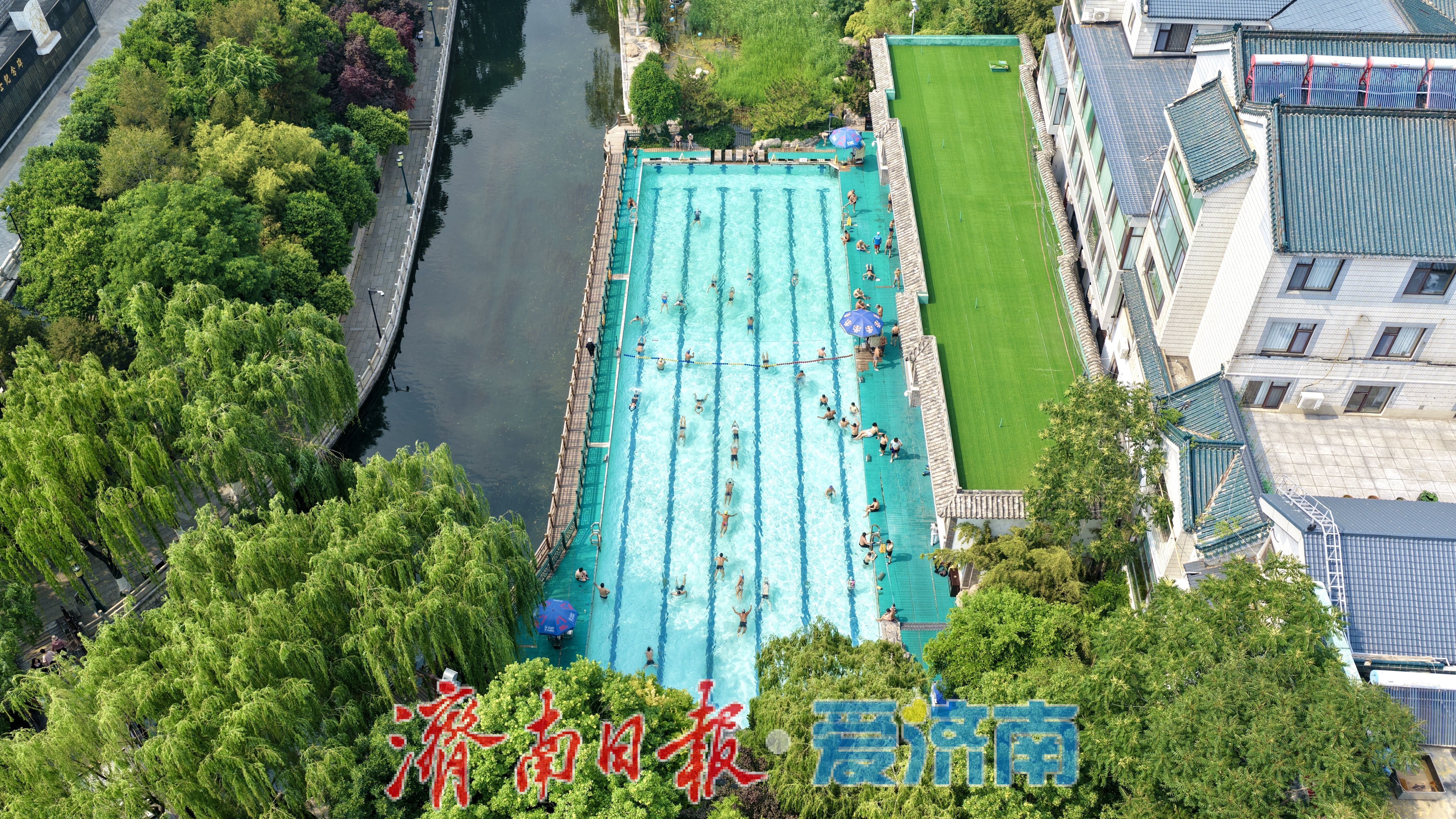 济南泉水浴场成初夏“避暑天堂” 市民游客畅享天然清凉