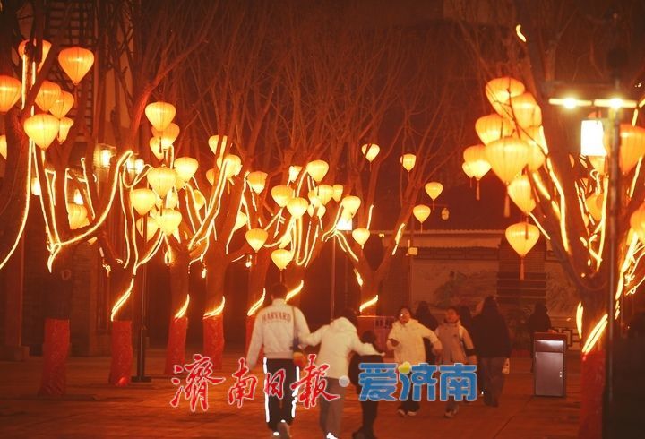 “泉”在济南过大年｜赏方特新春灯会 感受国风浪漫