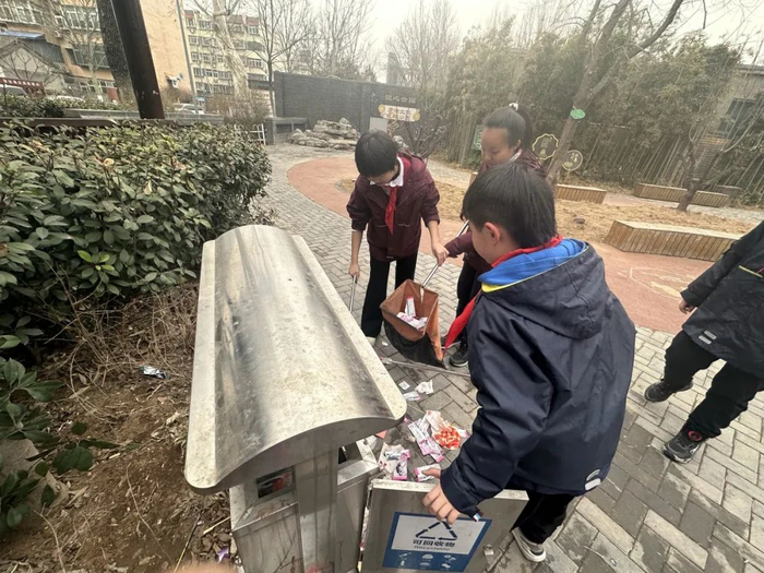 弘扬“雷锋精神” 济南市大明湖小学学子争做“追锋”少年