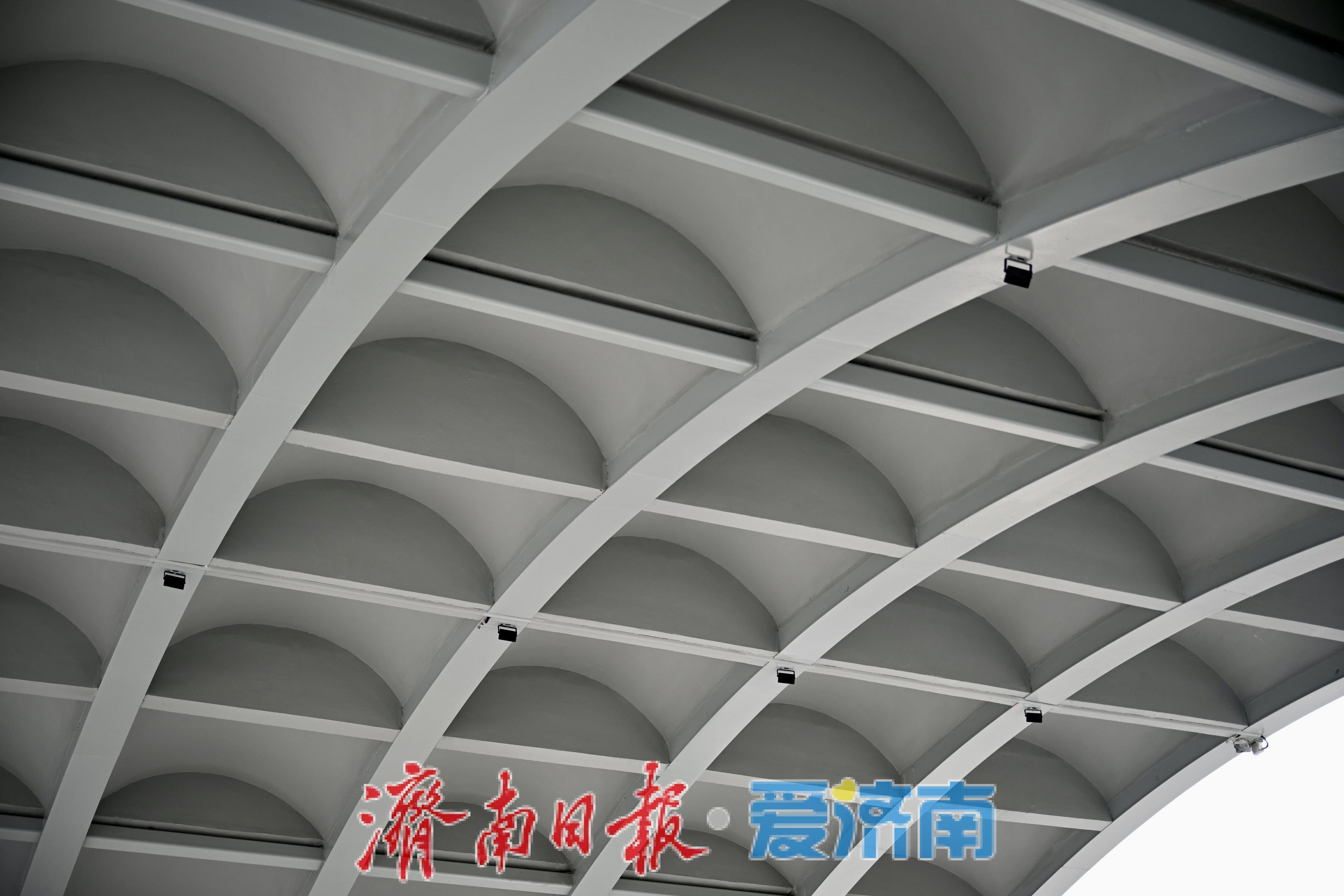 项目强省会｜提质升级！济南纬二路跨铁路天桥改造工程有序推进