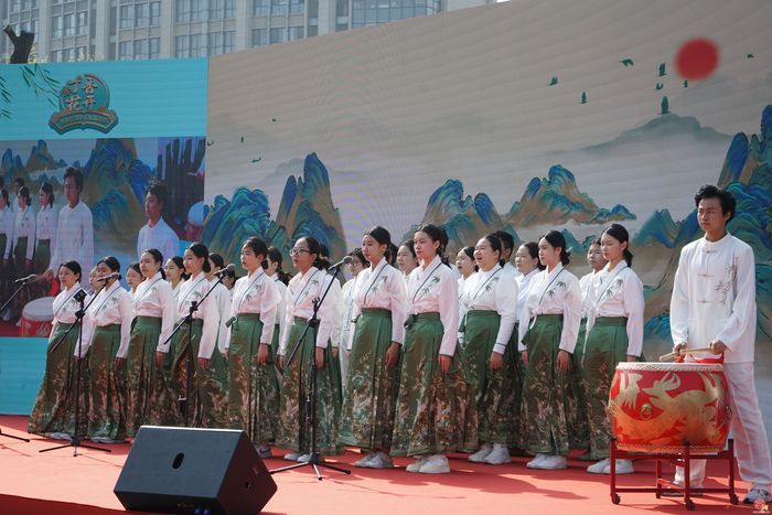 诗香润匠心 文化铸根基——济南传媒学校第二届“丁香花开”校园诗会圆满举行