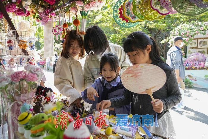 一年四季 泉在济南｜黑虎泉畔文旅市集点亮假日时光