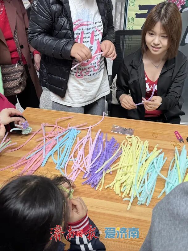 济南地铁开展“花漾泉城・悦享春行”春日主题活动