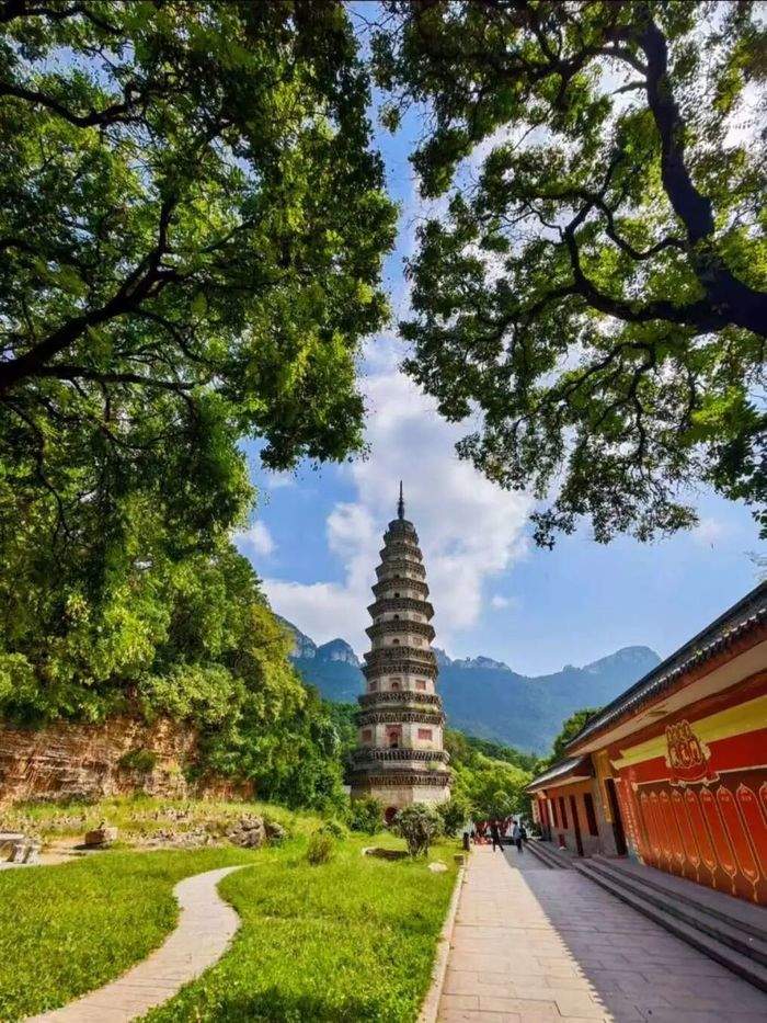 @全国中高考考生，即日起至8月31日游济南灵岩寺景区可免门票