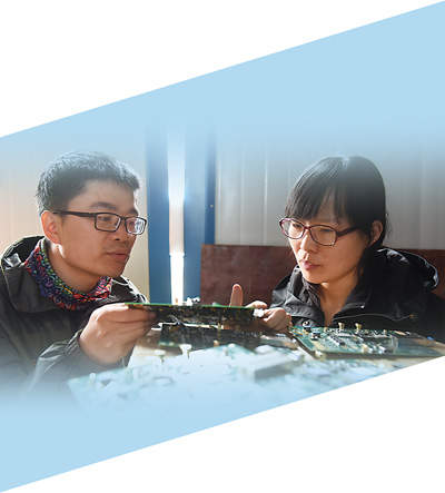 海拔4410米,有一群青年人仰望星空,研究宇宙奥秘——在世界屋脊捕捉“天外来信”(青春派)