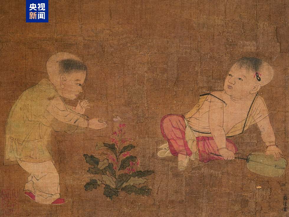 文化中国行·文博日历丨瓷枕上的宋代小孩，扛着荷叶祝你儿童节快乐~