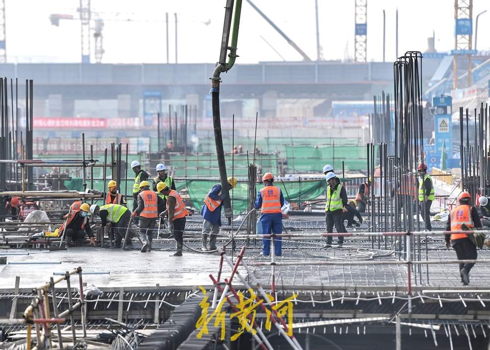 记者直击：济滨高铁建设现场火热 2026年底通车可期