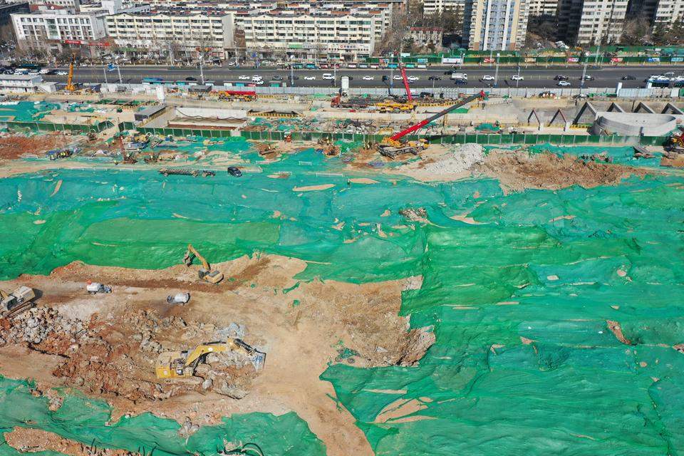 济南千佛山北广场工地机声隆隆，齐鲁宾馆旧址正在蝶变