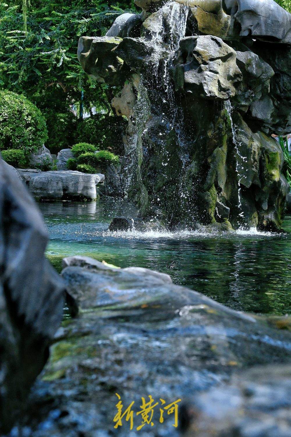 趵突泉水位突破29米，“月牙飞瀑”欢畅喷涌