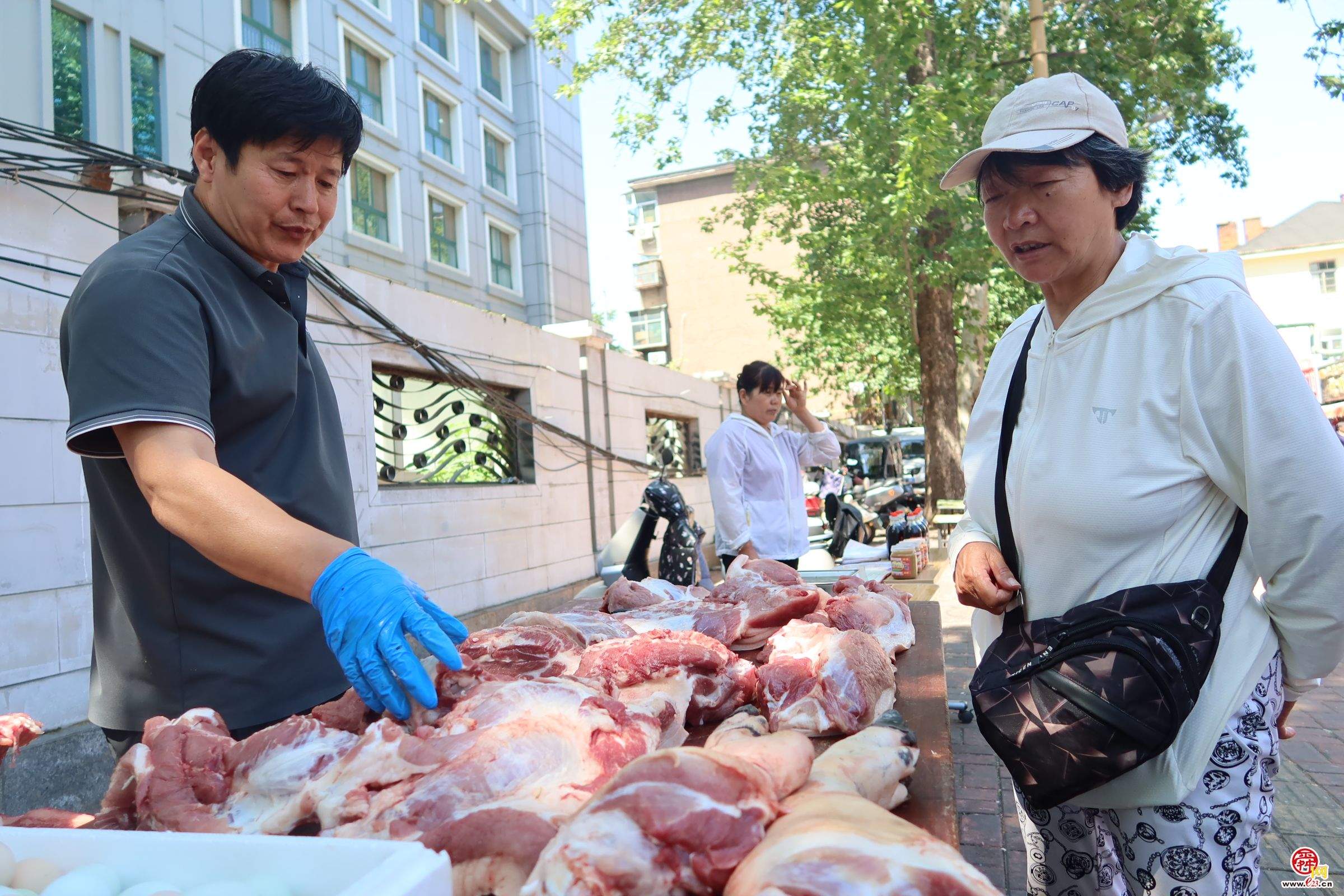 融媒·先锋｜烟火浸润邻里间，小微阵地聚民心！街角有家“共富小店”