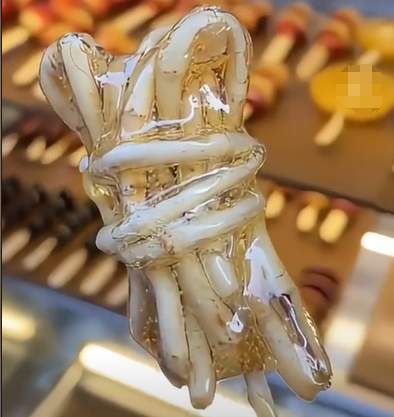 度假区回应推出“折耳根温泉”：可以舒缓经络，保证睡眠，泡完身上不会有异味