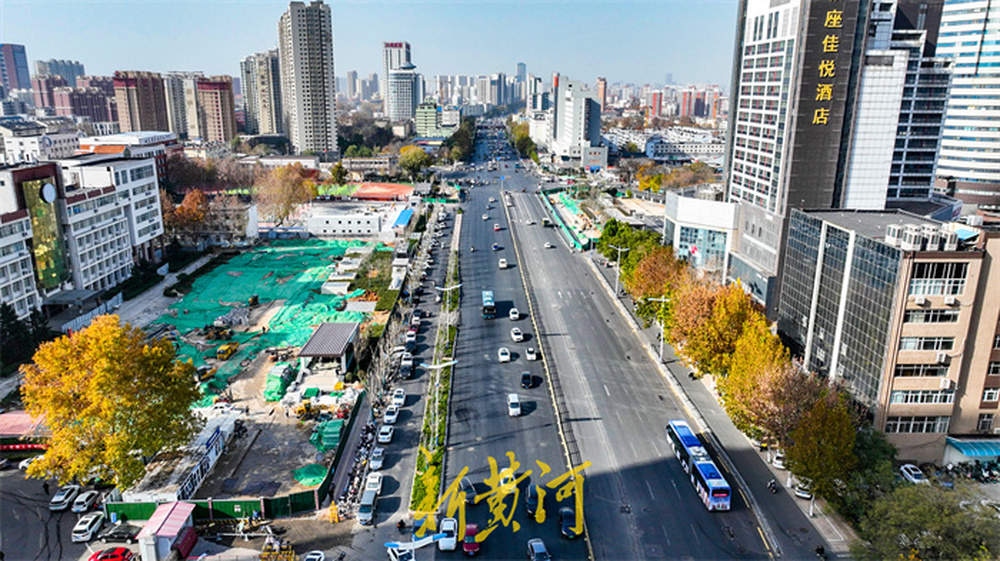 地铁施工围挡拆除，经十路“变宽”了