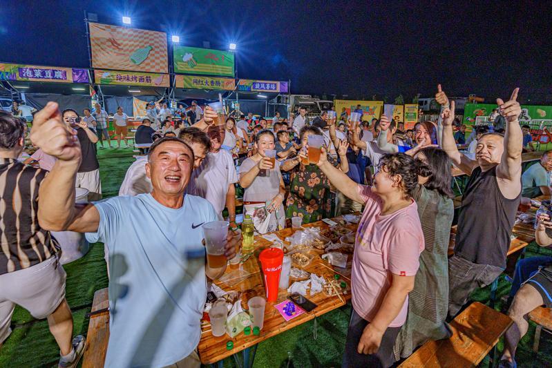 “夜享西海岸 醉美张家楼”青岛西海岸新区张家楼第二届啤酒文化大集启幕