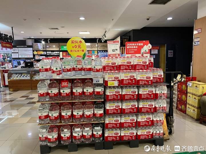 瓶装水打起“价格战”，最低一瓶8毛钱