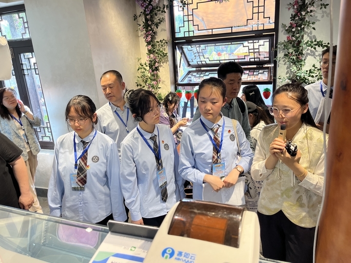 让济南名士"活"起来"火"下去 "商量"调研组赴济南古城开展现场商量