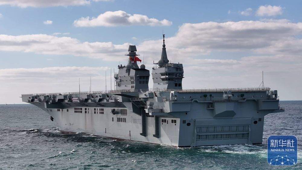 海军四川舰顺利完成首次航行试验