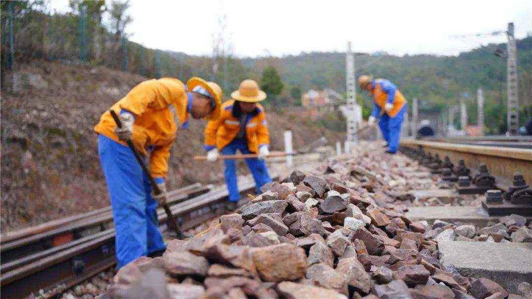 龙年大吉!“龙”字号车站送上祝福