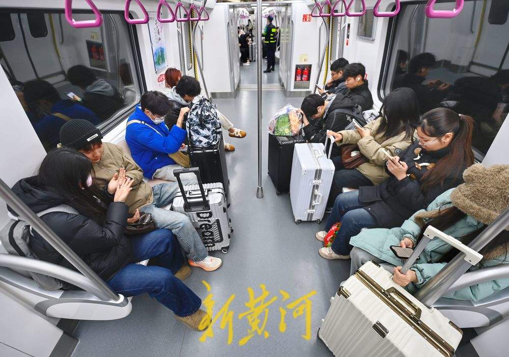 大学生返校高峰，济南地铁提高运力延长运营时间