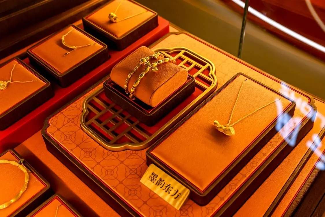  周六福珠宝亮相第六届消博会