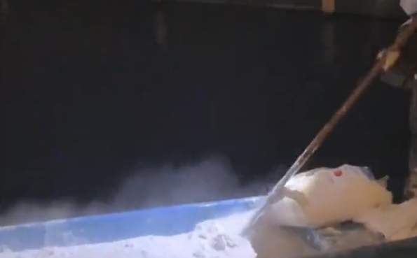 “西湖将撒一周漂白粉”冲上热搜第一，咋回事？