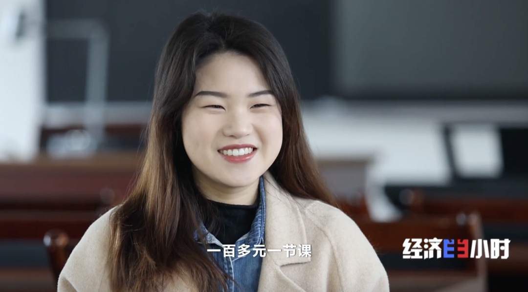 “银发族”爱上校园生活 老年大学一“位”难求