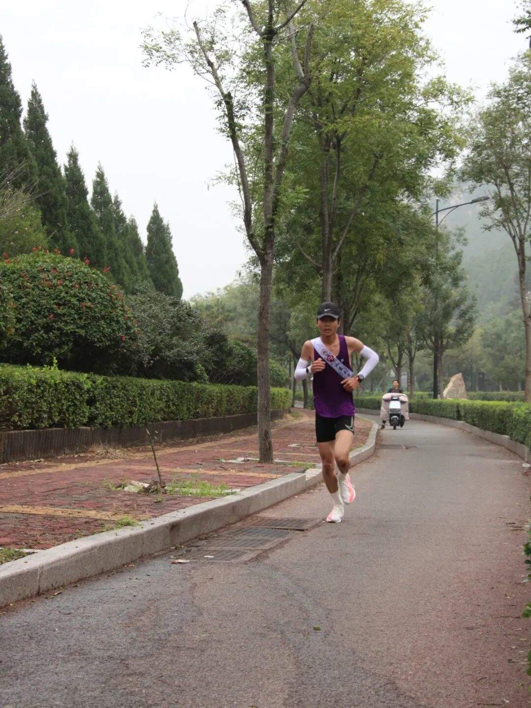 山大附中版强风吹拂!13名少年接力跑完成148.73公里“泰山驿传”