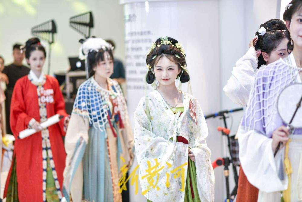 一年四季 泉在济南丨济南举办汉服模特大赛，展现华夏汉服之美