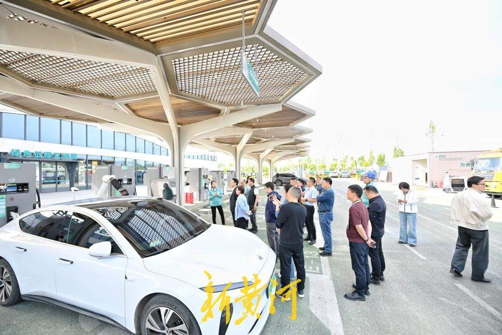 5分钟补能300公里、试点无人驾驶……济南起步区努力让“聪明车”跑上“智慧路”