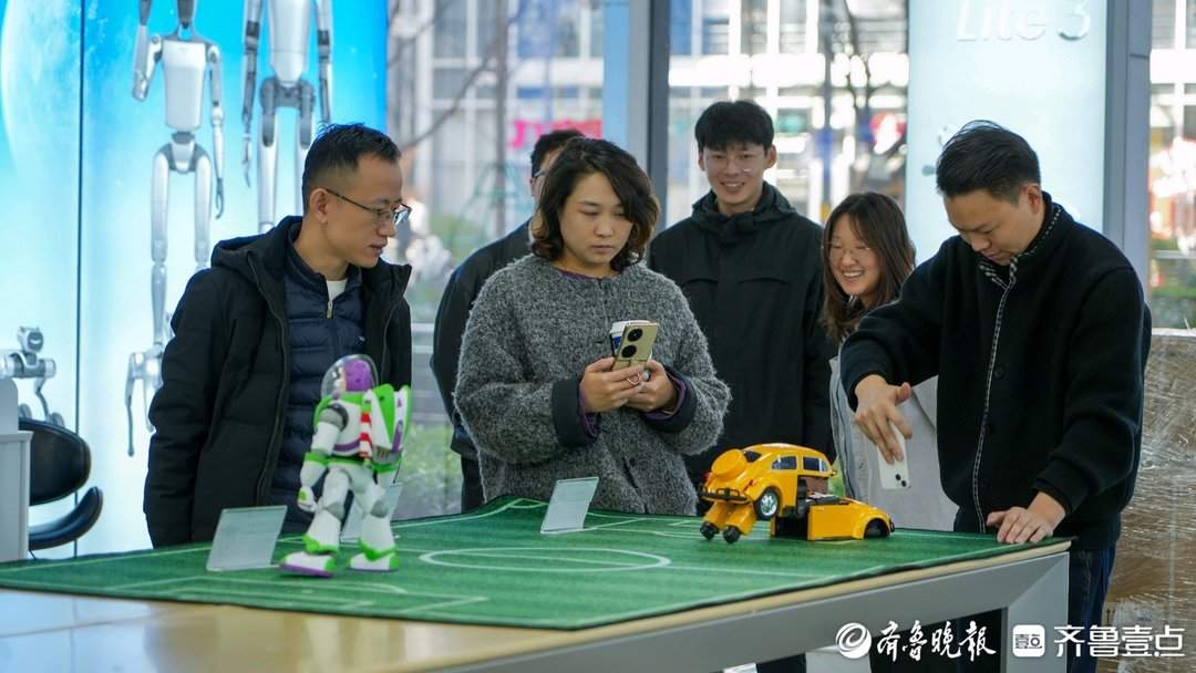 四天吸粉超两千人，北方首家“机器人超市”来济背后