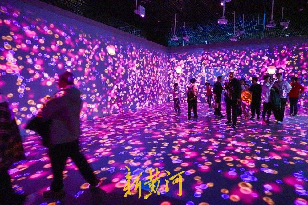 山东博物馆人气高涨，光影沉浸式展区成热点