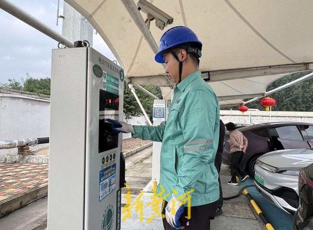 直击济南车流量最大高速服务区 未出现排队现象
