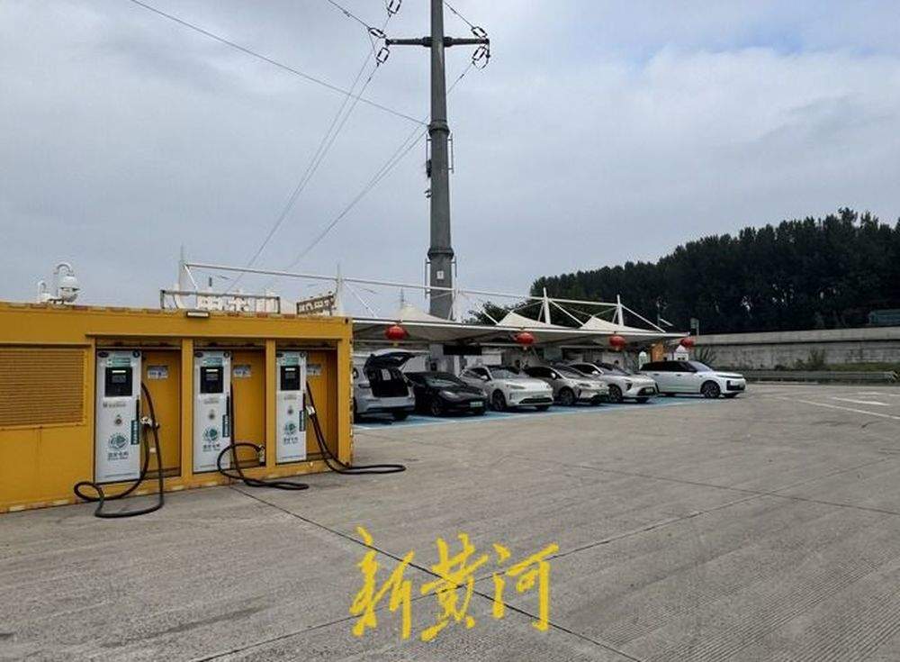 直击济南车流量最大高速服务区 未出现排队现象