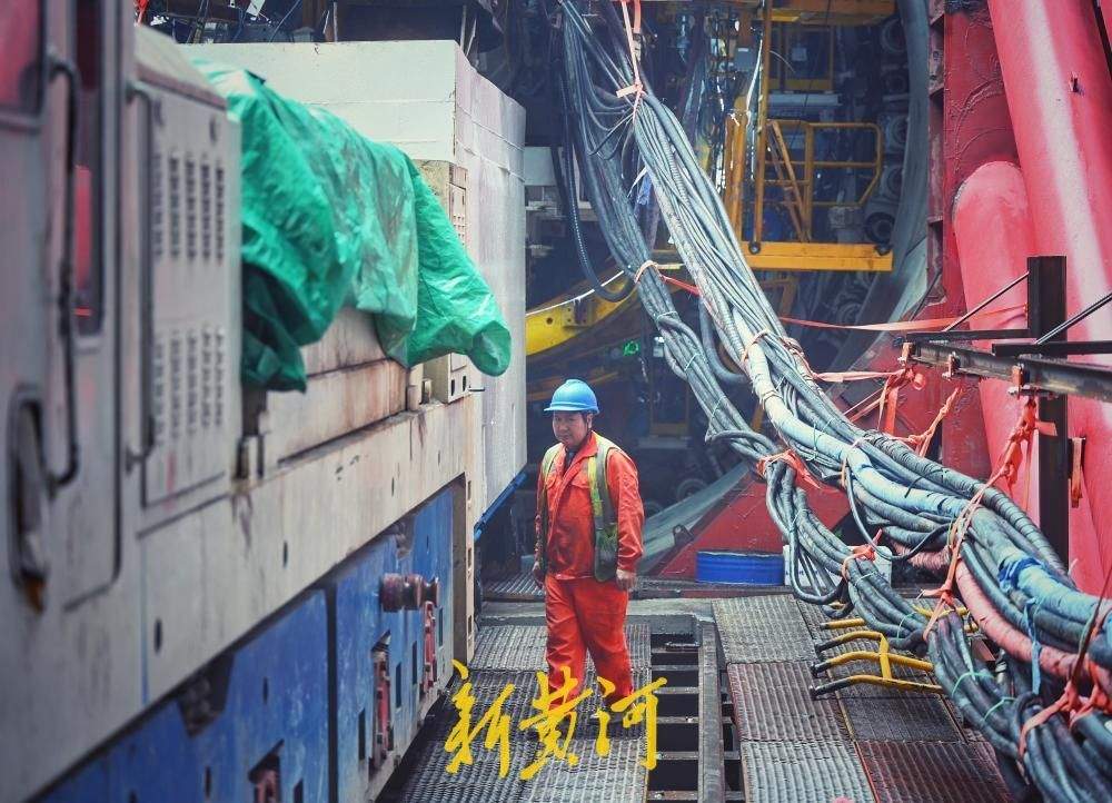 山东铁路建设史上首次盾构施工：“龙烟市域号”盾构机顺利始发，龙烟市域铁路预计2027年建成通车