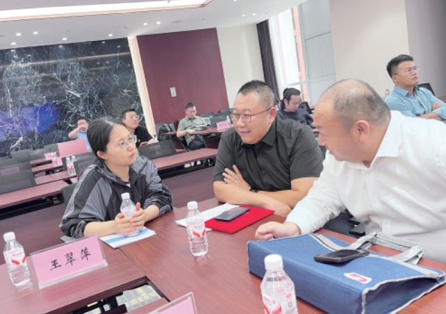 民企喊缺人、技术弱 高校盼就业、愁转化——校企之间这层“窗户纸”怎么破？