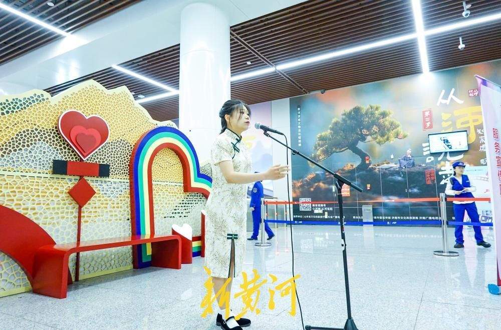 文化馆服务宣传周开启 文艺演出走进地铁站