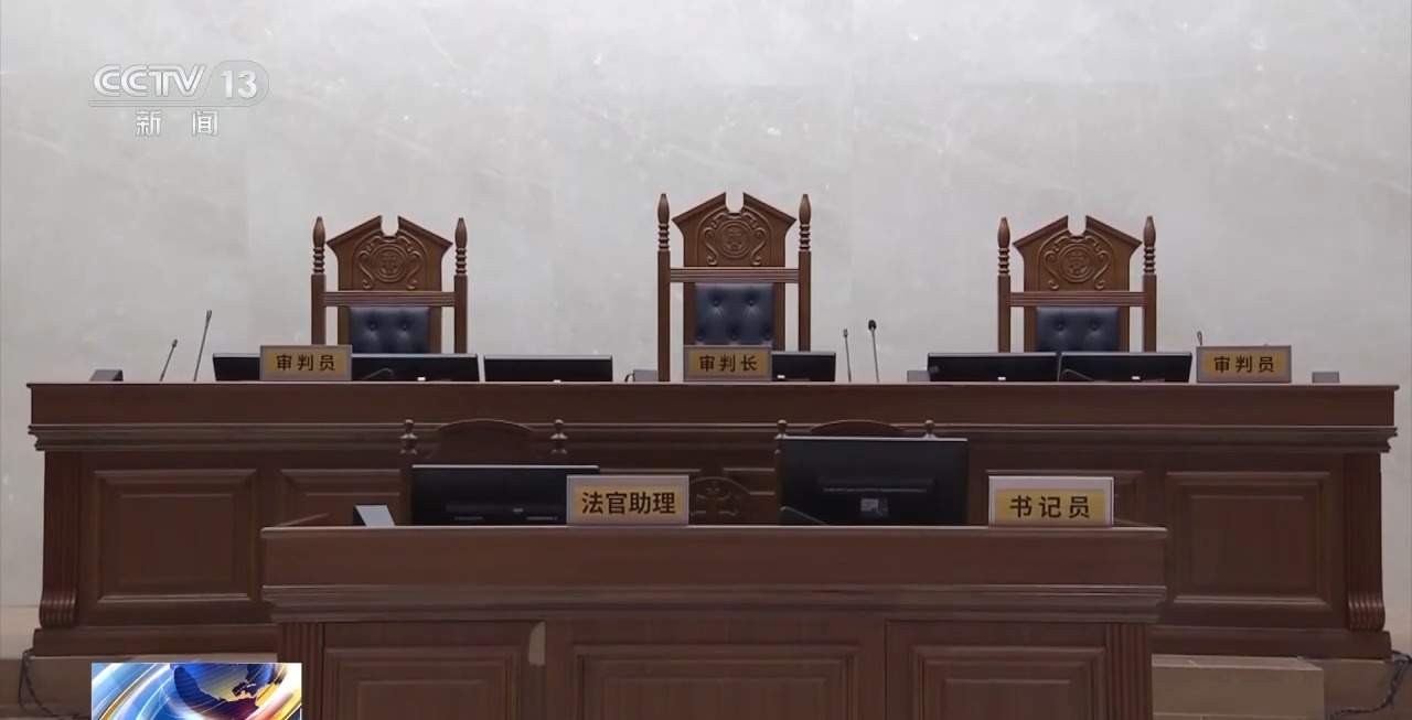 商场大厅上滑板课摔伤谁来赔？判决来了