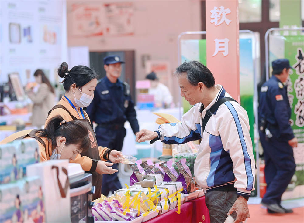 葡萄软月、超意兴、章丘铁锅等山东非遗亮相中国地理标志产品交易会