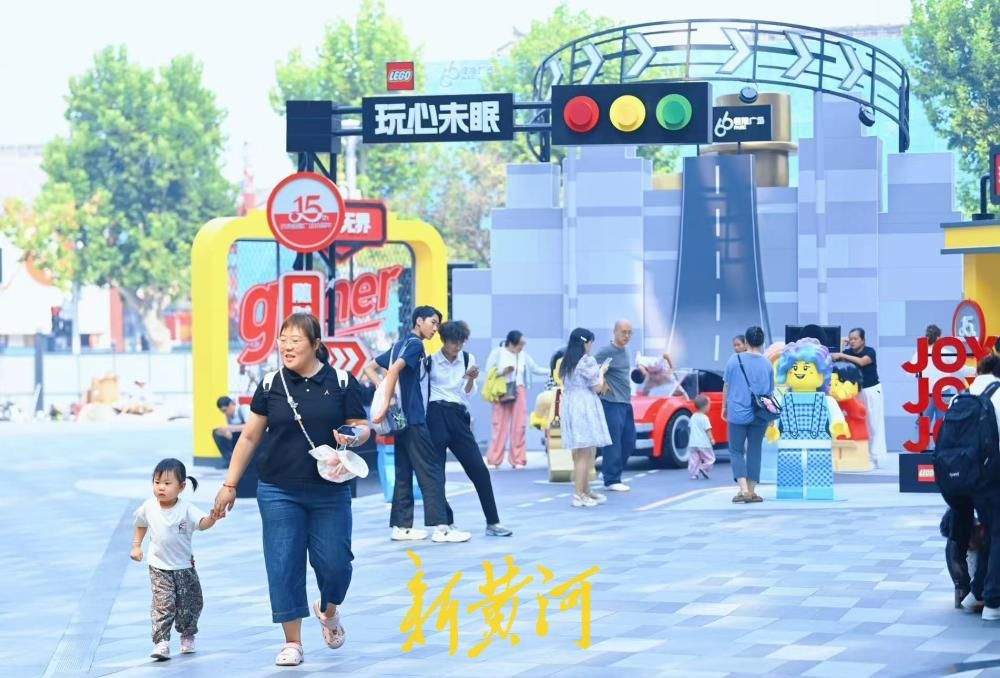 初秋遛娃新地标！济南泉城路乐高主题展览人气爆棚