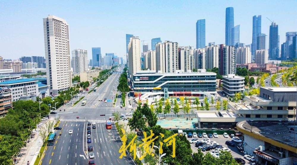告别“堵点”！工业南路地铁站点段恢复双向十车道通行