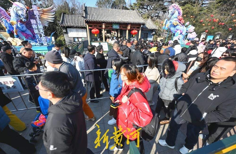 “泉”在济南过大年｜新春佳节，趵突泉公园客流旺