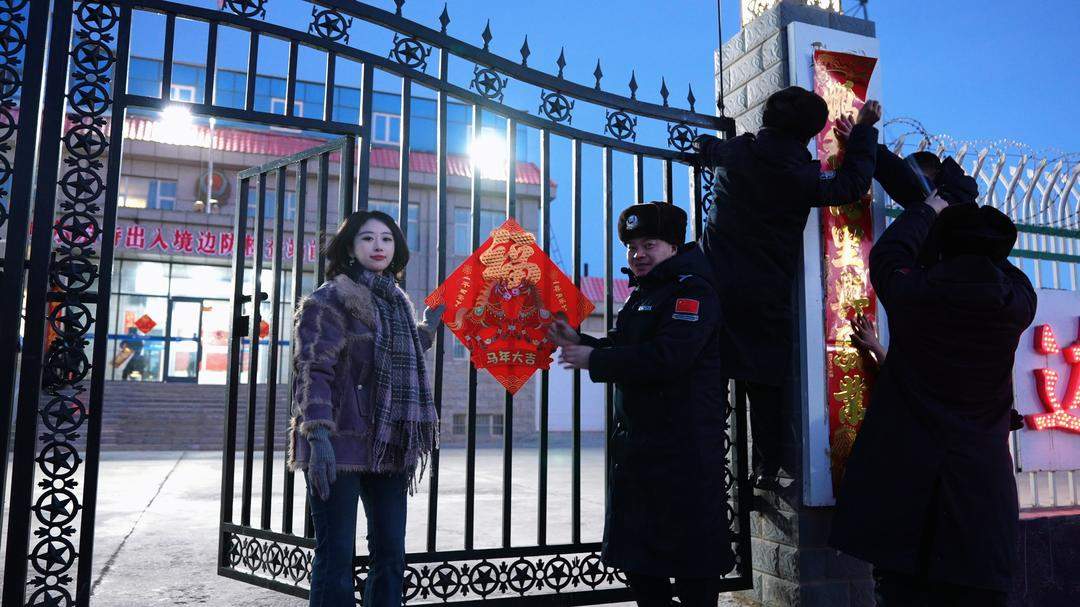 新春走基层·边疆万里行④|达坂枣红浓,国门藏蓝深