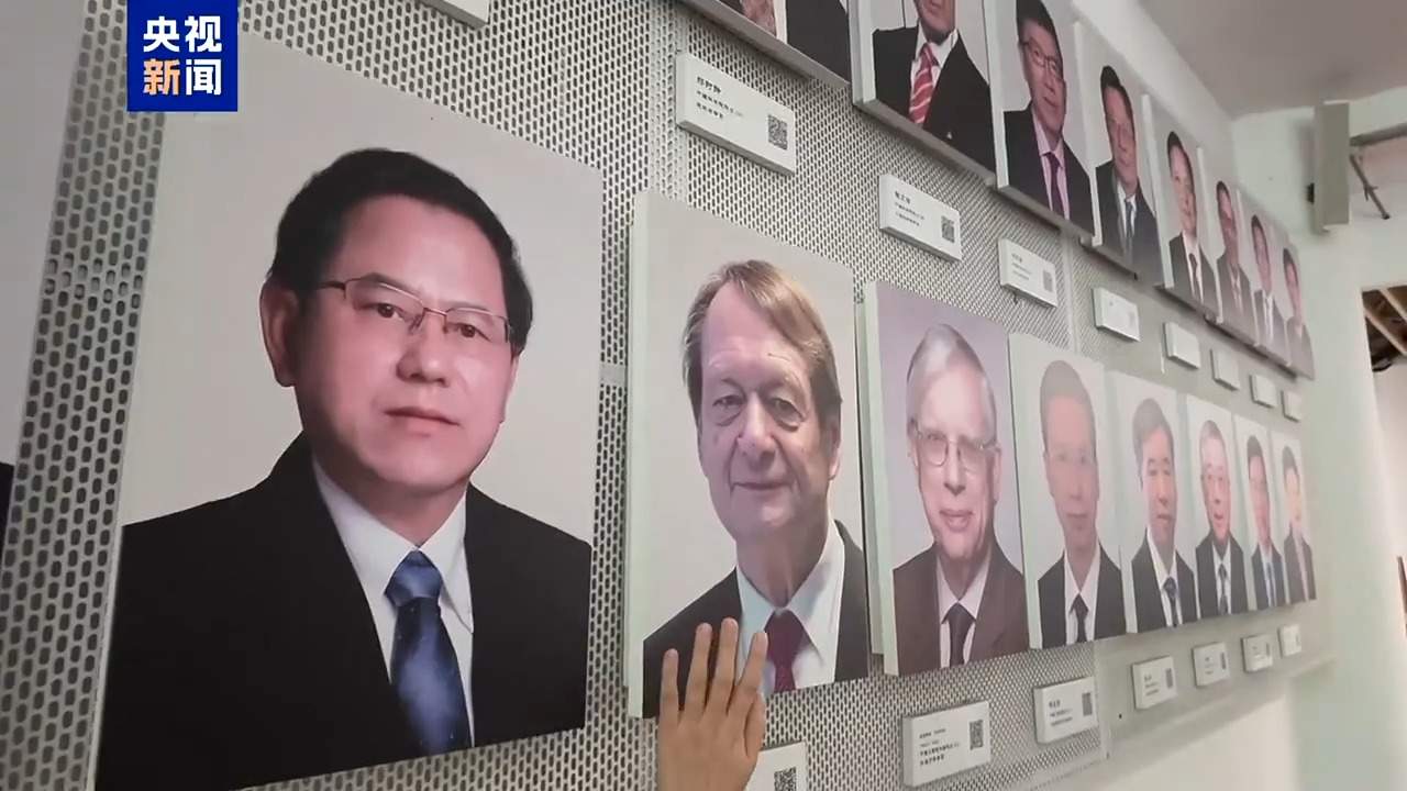 智观丨三位全球嘉宾,他们眼中的中国AI什么样?