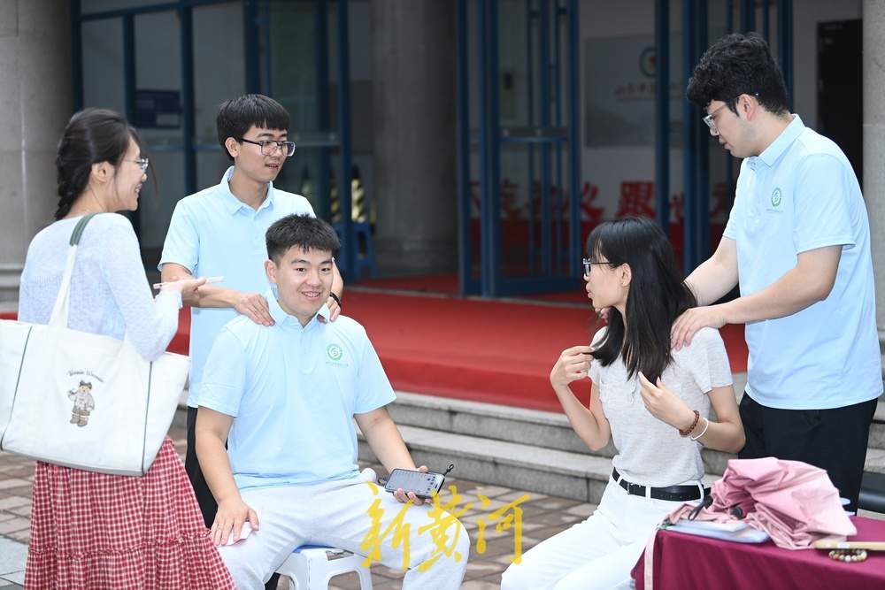 中医药文化市集开进大学校园，师生沉浸式体验中医药独特魅力