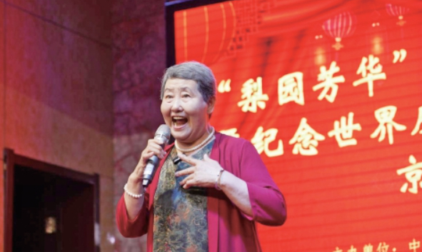 “梨园芳华”京剧票友庆“七一”