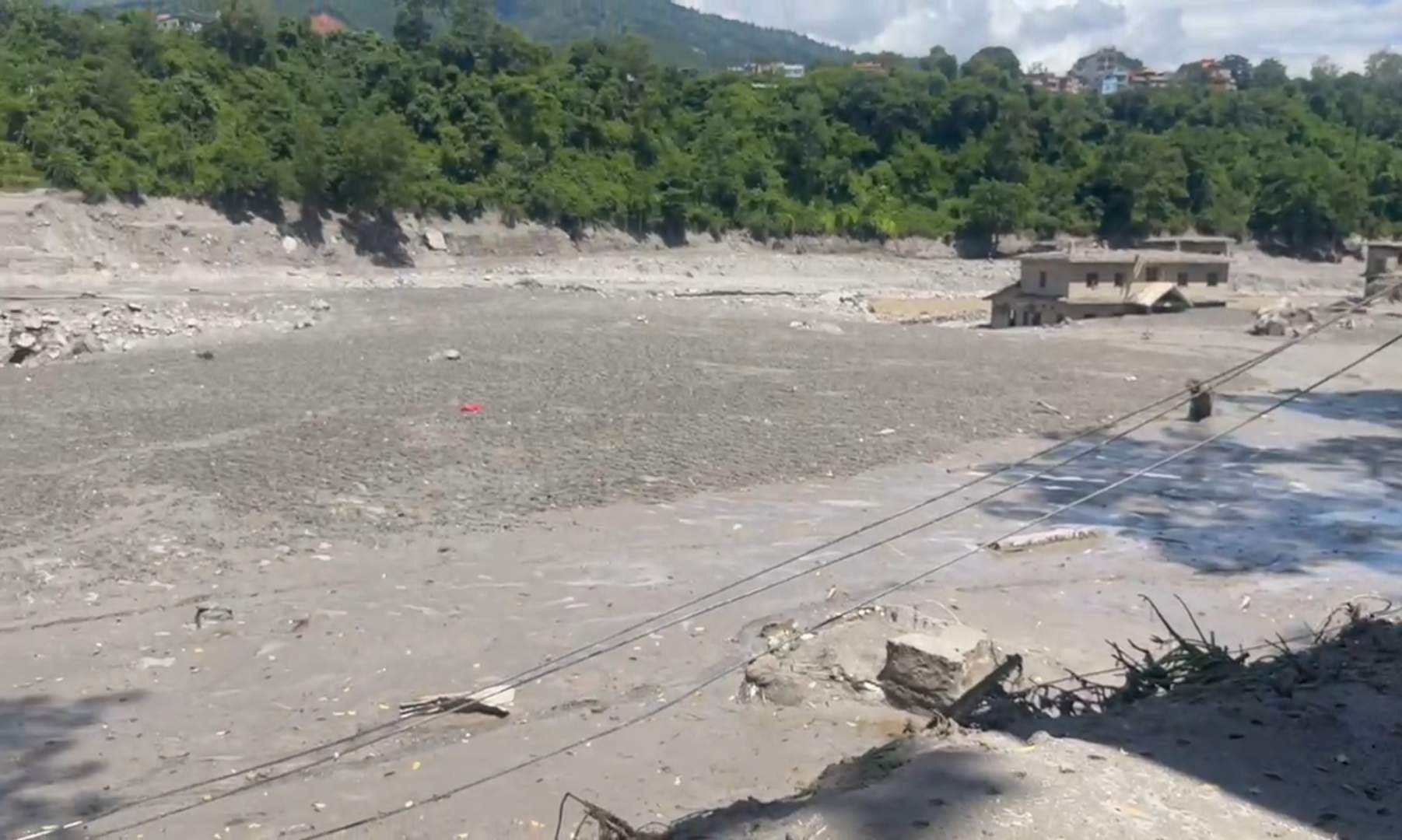 尼泊尔山洪死亡人数升至270人