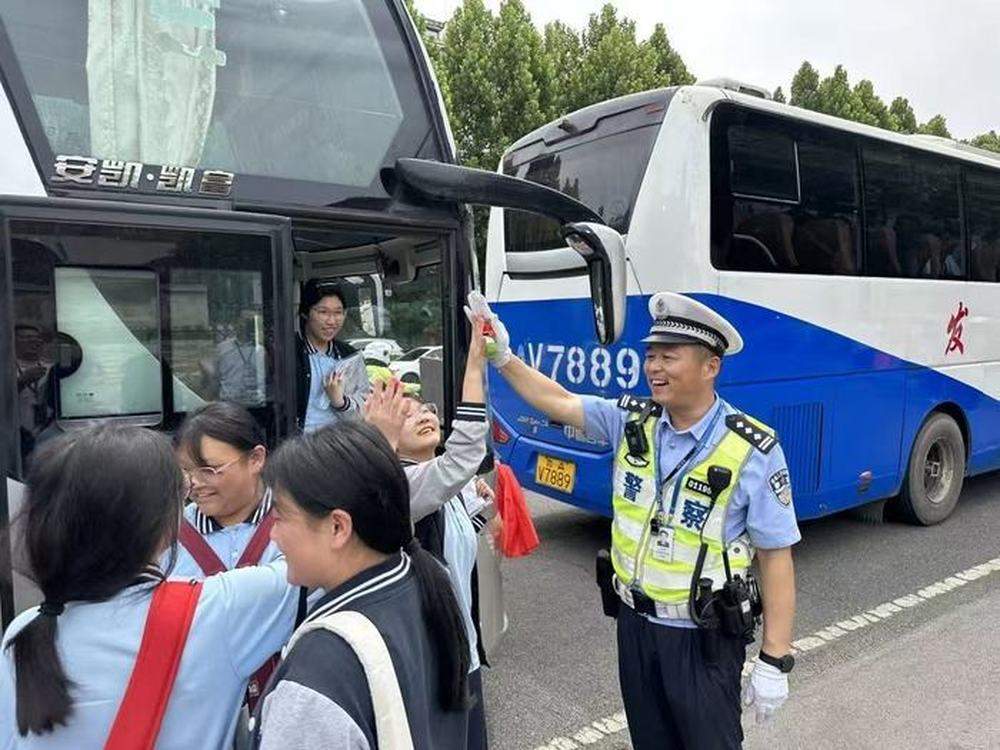 交通事故“先送考、后处理”，听力考前重点路段交通管制，济南交警全力守护学子赶考路