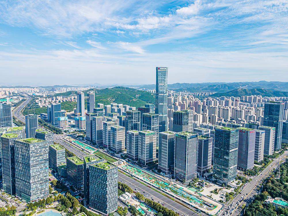 时政眼｜一场“自己人”之间的恳谈会，如何聊出发展之机、信心之源？