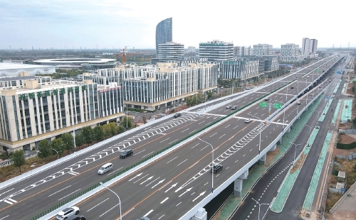 从“厂区动脉”成长为“城市走廊” 一条路的70余年变迁